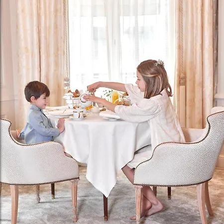 Otel Four Seasons George V 5*