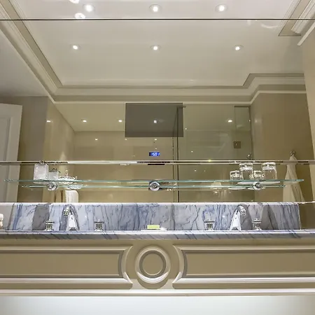 Four Seasons George V Hotel 5*