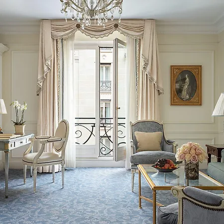 Four Seasons George V 5* Paris