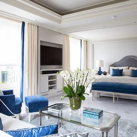 Four Seasons George V 5* Paris