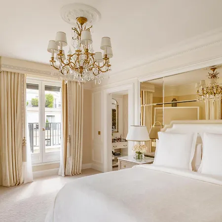 Four Seasons George V 5*