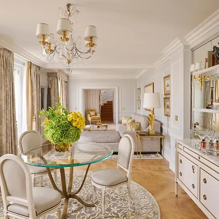 Four Seasons George V 5*