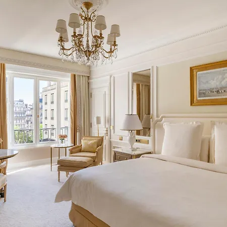 Four Seasons George V 5* Paris