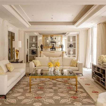 Four Seasons George V 5*