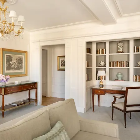 Four Seasons George V 5* Paris