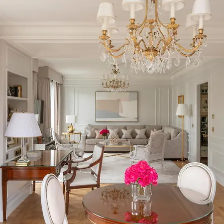 Hotel Four Seasons George V