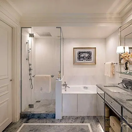Four Seasons George V 5*
