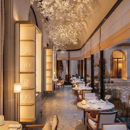 Hotel Four Seasons George V 5*