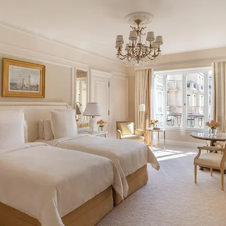 Four Seasons George V 5* Paris