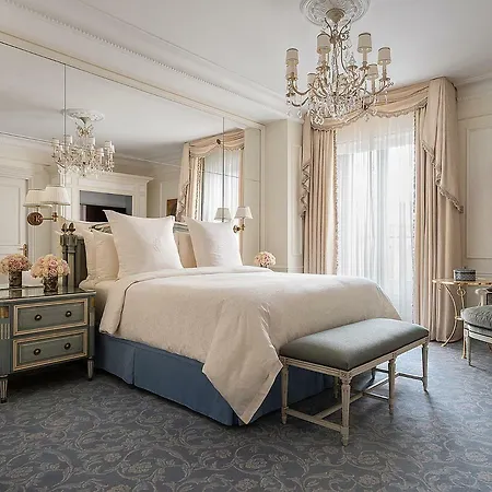 Four Seasons George V 5*