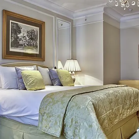 Otel Four Seasons George V