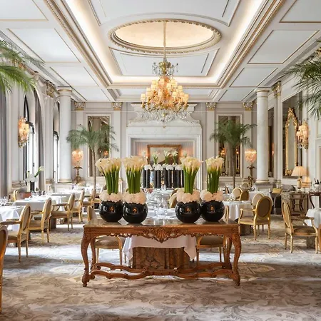 Four Seasons George V Otel Paris