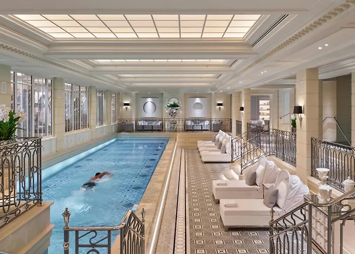 Four Seasons George V 5*