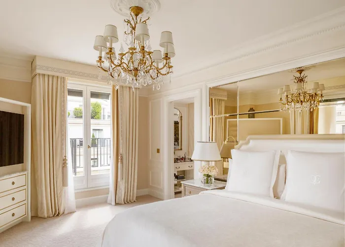 Four Seasons George V 5*