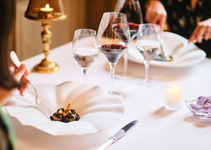 Four Seasons George V 5* פריז