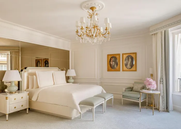 Four Seasons George V מלון