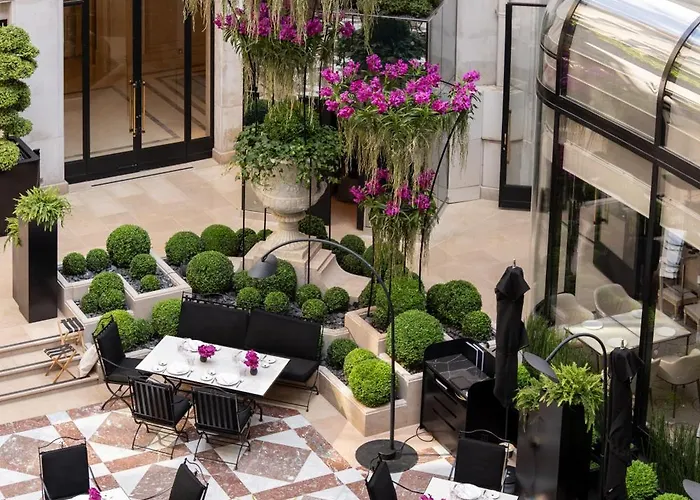 Four Seasons George V מלון פריז