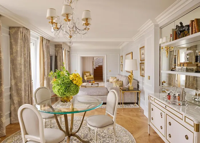 Four Seasons George V 5*