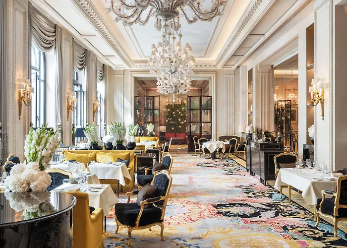 Four Seasons George V מלון 5*