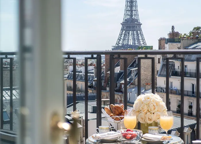 Four Seasons George V מלון 5*