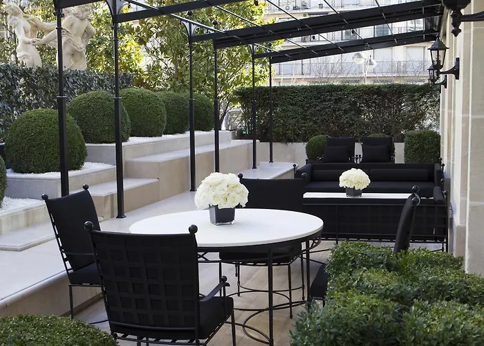 Four Seasons George V מלון פריז