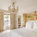 Four Seasons George V 5*