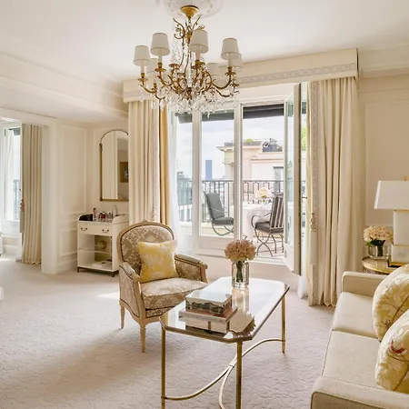 Отель Four Seasons George V Париж