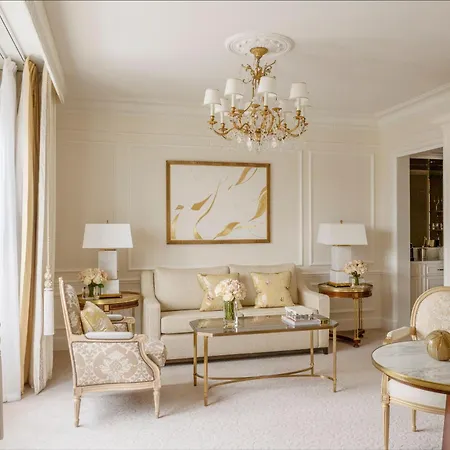 Отель Four Seasons George V Париж