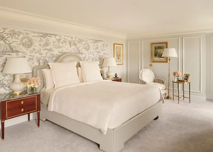 Four Seasons George V 5* Párizs