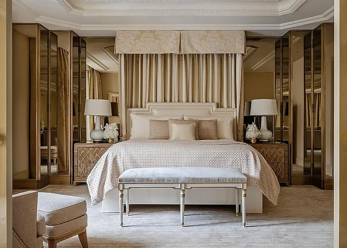 Szálloda Four Seasons George V 5*