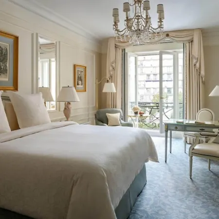 Four Seasons George V 5* Paris