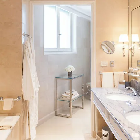 Four Seasons George V 5*